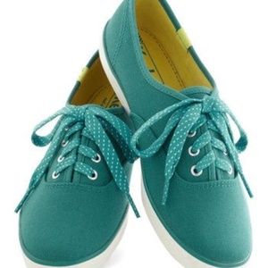 🩷5/$25🩷Keds Teal Sneakers with White Polka Dot Laces